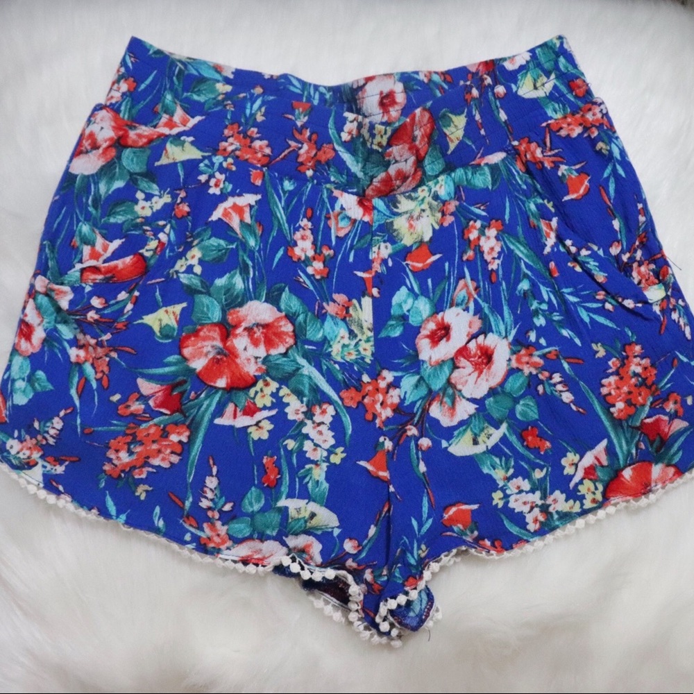 Floral Patterned Flowy Shorts